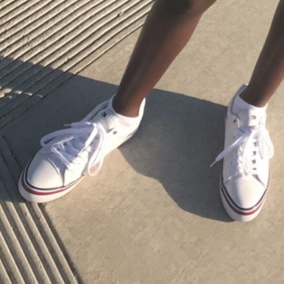 tommy hilfiger shoes price